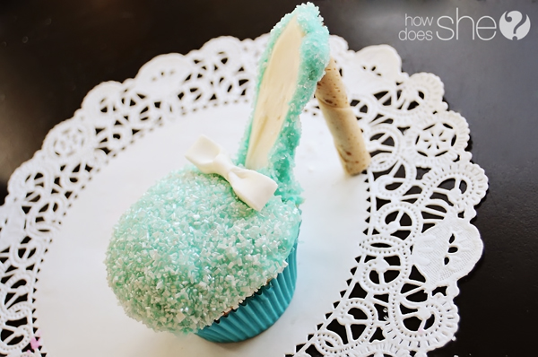 Украшение тортов Alysha-high-heel-cupcake-24