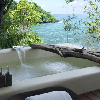 Staggering-View-Over-The-Ocean