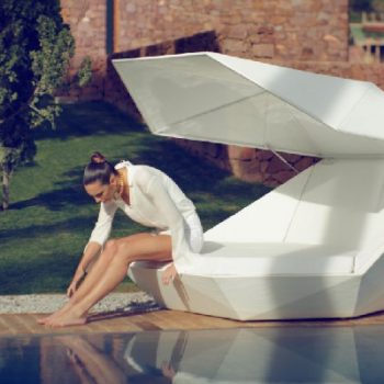 modern-FAZ-daybed-outdoors