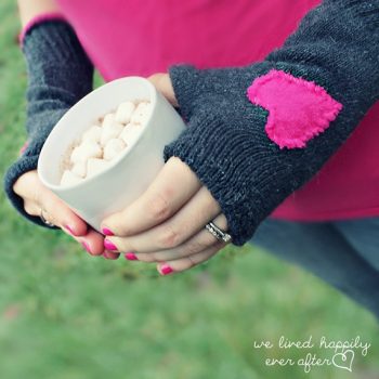 fingerless-gloves-out-of-socks