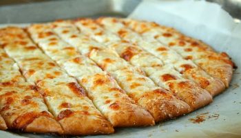 Fail-Proof-Pizza-Dough-and-Cheesy-Garlic-Bread-Sticks (4)