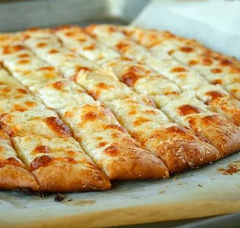 Fail-Proof-Pizza-Dough-and-Cheesy-Garlic-Bread-Sticks (4)
