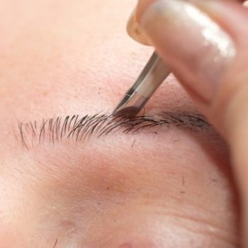 Mistakes Women Make While Plucking Eyebrows