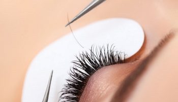 5 Hidden Dangers Of False Eyelashe