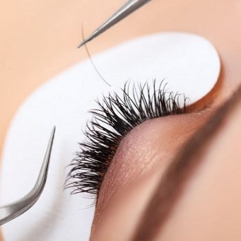 5 Hidden Dangers Of False Eyelashe