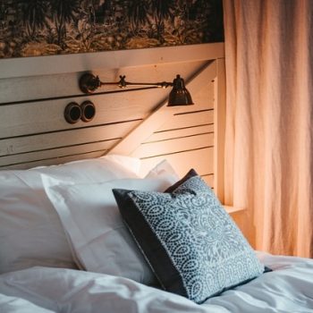 better-sleep-bedroom-decor
