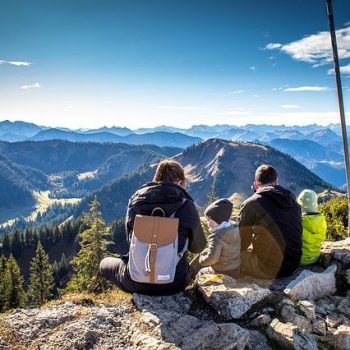 family-time-panorama