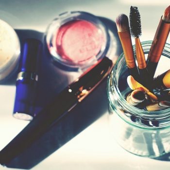 apply-makeup